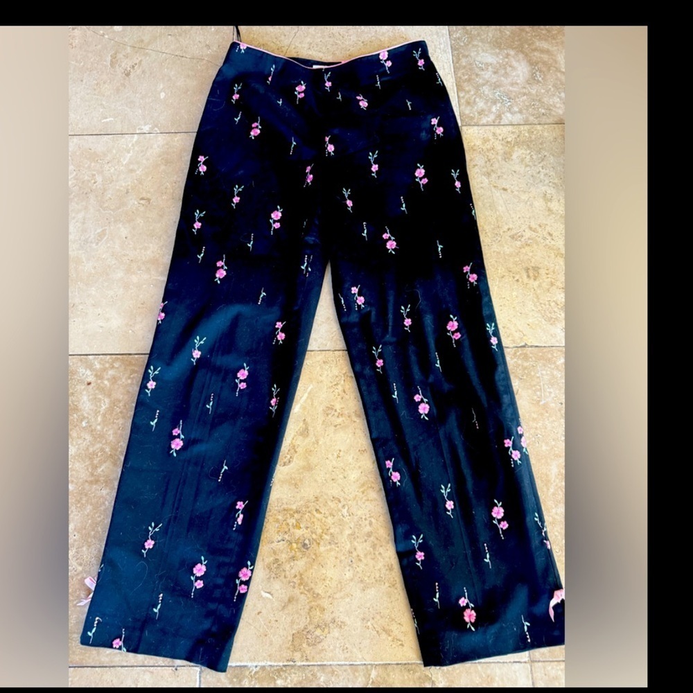 Island Republic, ladies, size 6, cotton pants, exc condition, black/ pink roses - Picture 13 of 14